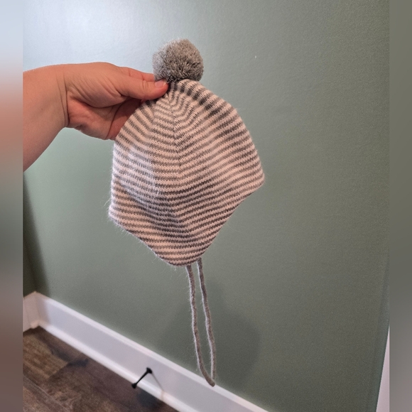 H&M Winter Baby Knitted Hats Striped Ball Beanie Toddler Kids 3/4T sz - Picture 1 of 8